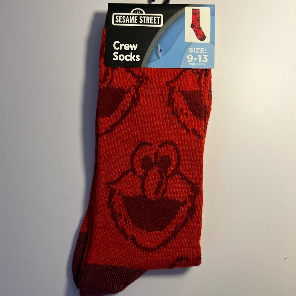 🆕Elmo Sesame Street Red Crew Socks (Men’s Size 9–13)